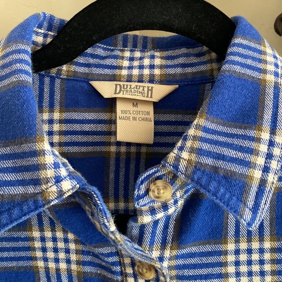 Duluth Trading Co blue flannel Medium - Picture 2 of 4